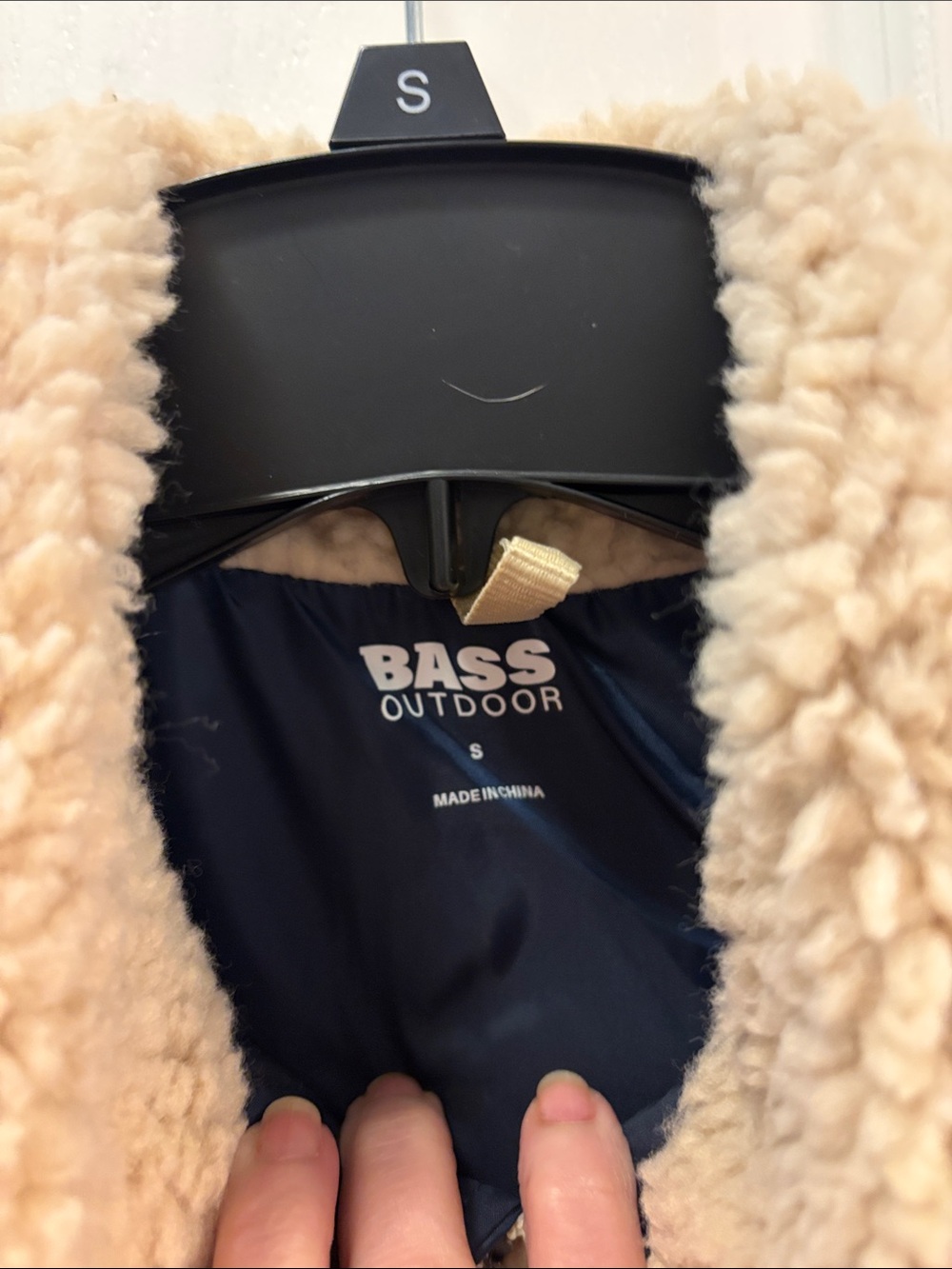 BASS Cream Sherpa Vest with Navy Trim - size small - Picture 3 of 7